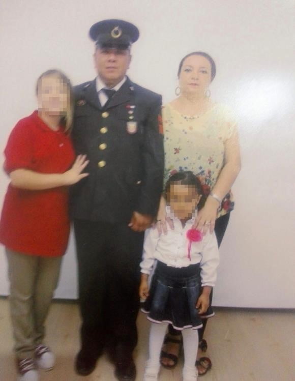 EMEKLİ UZMAN ÇAVUŞ, EŞİ VE BİR KIZINI ÖLDÜRÜP DİĞER KIZINI YARALADIKTAN SONRA İNTİHAR...