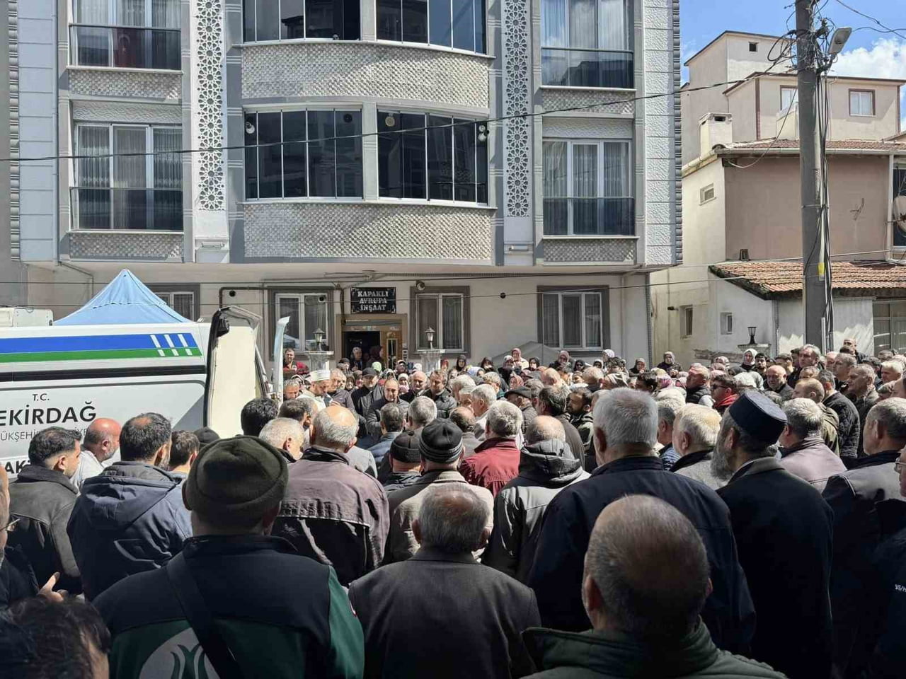 EMİNE KAYA'NIN CENAZESİNE AİT FOTOĞRAF