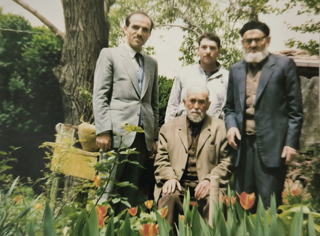 EMRULLAH DEMİRKAYA (OTURAN), NAHHAT MEHMET ALİ ÖZEFLANİLİ (SAĞDAKİ) NAHHAT MUSTAFA ÖZEFLANİLİ...