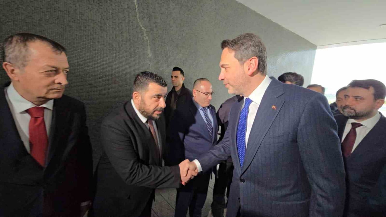 ENERJİ VE TABİİ KAYNAKLAR BAKANI ALPARSLAN BAYRAKTAR, 3 NİSAN'IN TÜRKİYE GENELİNDE 'SANAYİ GÜNÜ'...