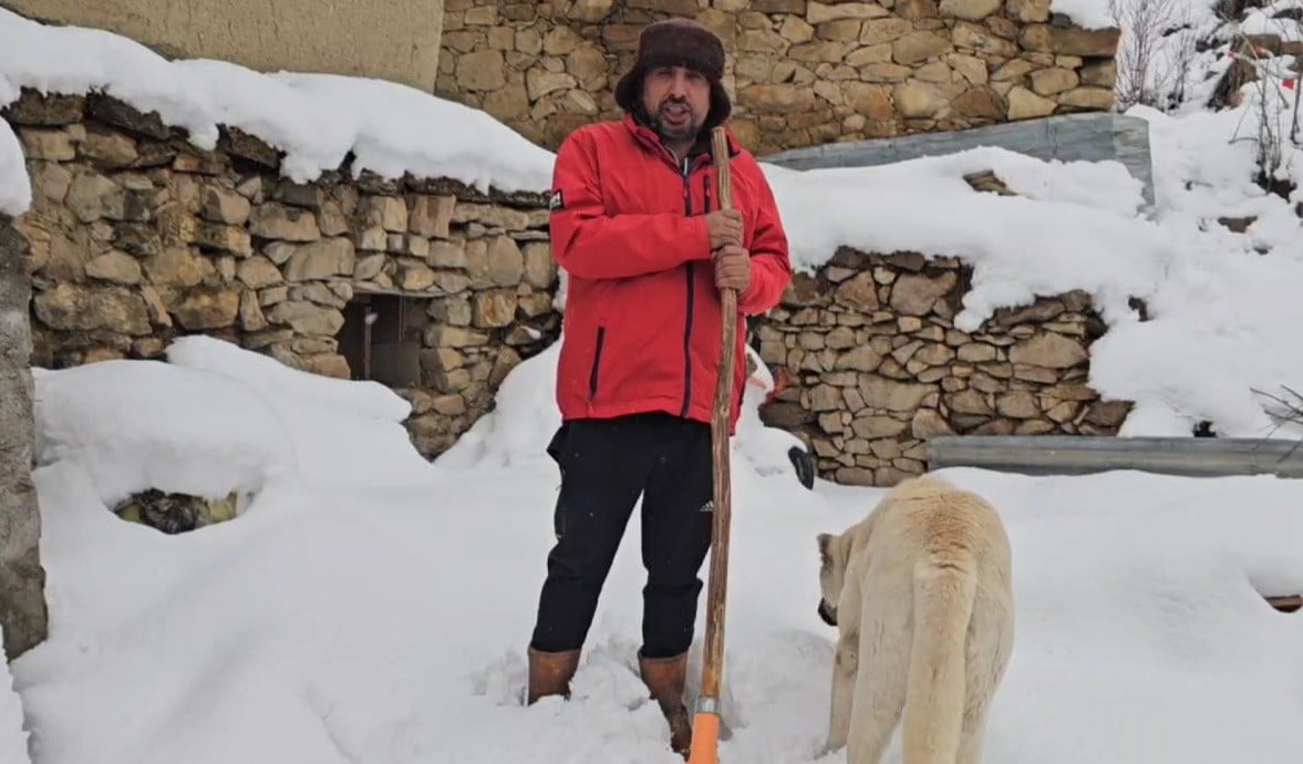 ERZİNCAN’DA HAVA SOĞUDU, YÜKSEK KESİMLERE KAR YAĞDI