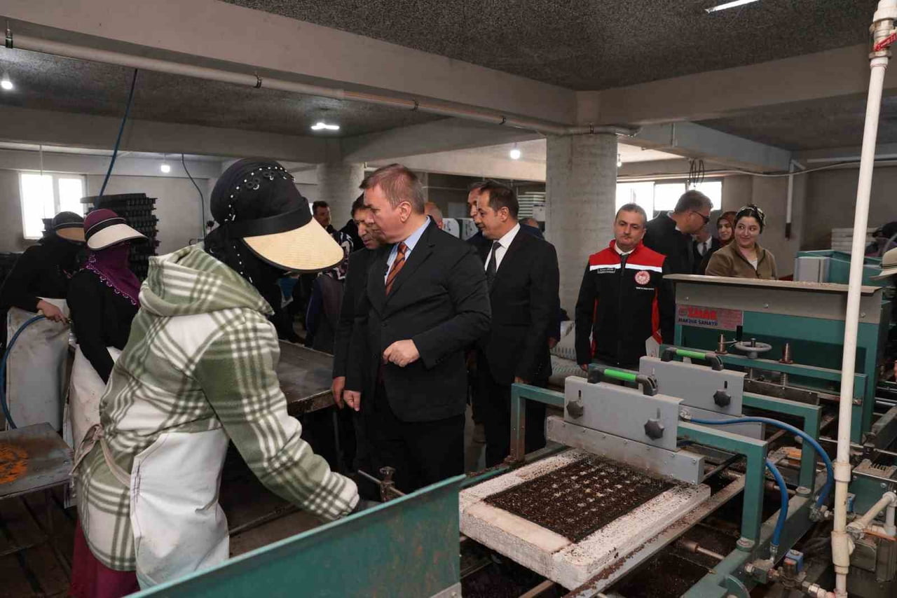 ERZİNCAN VALİSİ HAMZA AYDOĞDU, İL TARIM VE ORMAN MÜDÜRÜ ALPER KOÇAKER İLE BİRLİKTE İLDE FAALİYET...