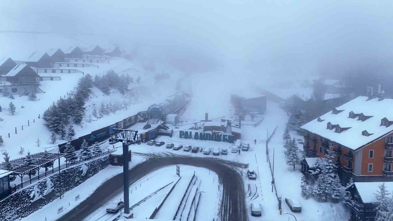 ERZURUM’DA ETKİLİ OLAN KAR YAĞIŞI İLE BİRLİKTE PALANDÖKEN KAYAK MERKEZİ’NDE KAR KALINLIĞI 210...