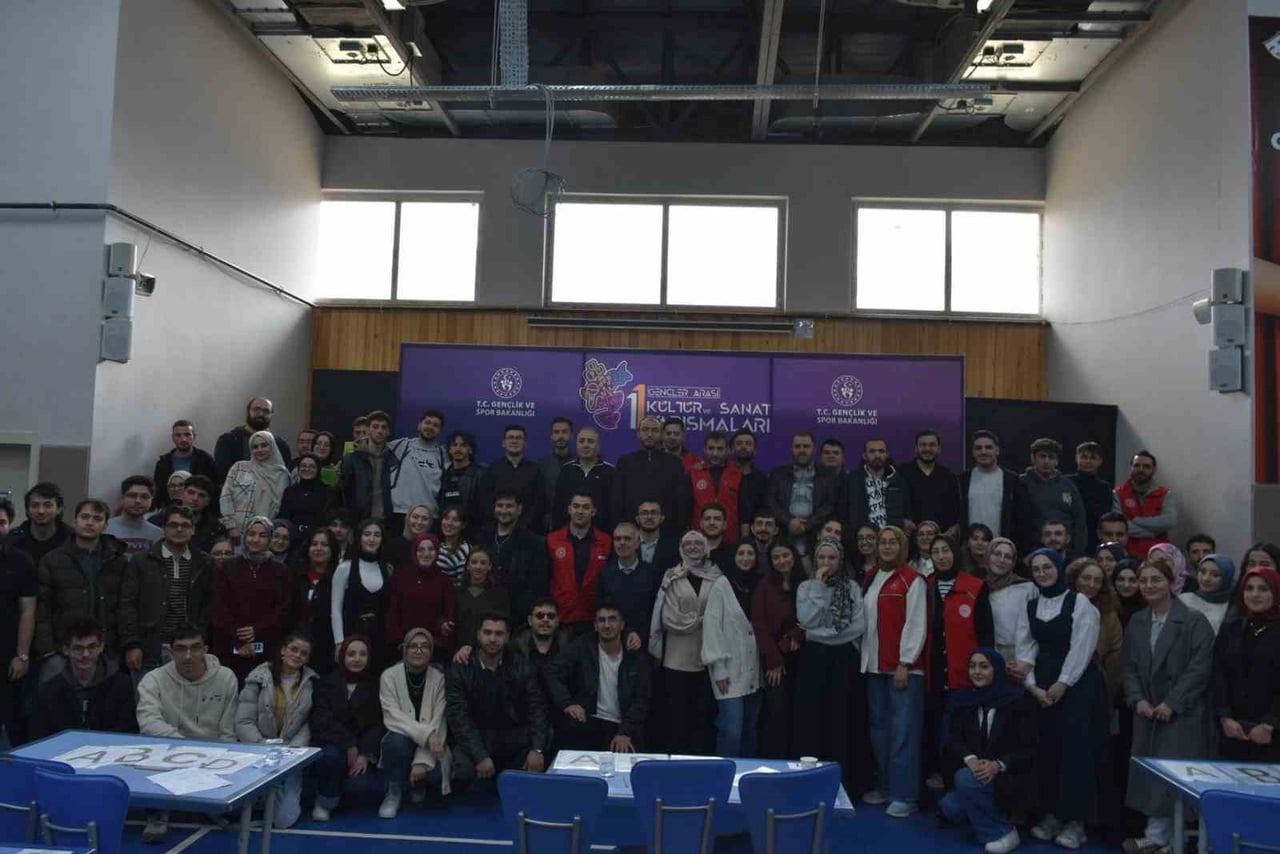 ERZURUM GENÇLİK VE SPOR İL MÜDÜRLÜĞÜ TARAFINDAN DÜZENLENEN BİLGİ YARIŞMASINDA LİSE VE ÜNİVERSİTELİ...