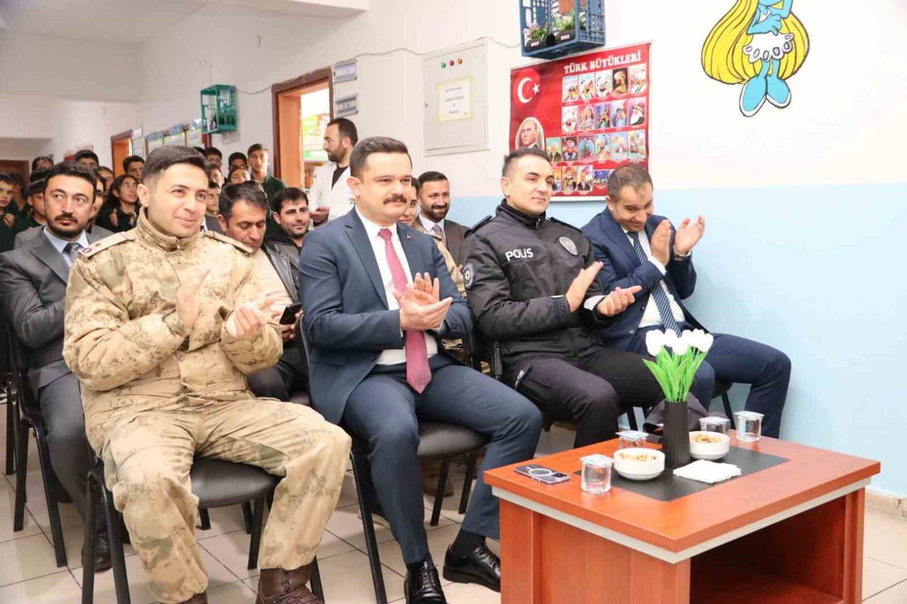 ERZURUM’UN KARAYAZI İLÇESİNE BAĞLI KARŞIYAKA MAHALLESİ’NDE BULUNAN KARŞIYAKA İLKOKULU’NDA "OKUMA...