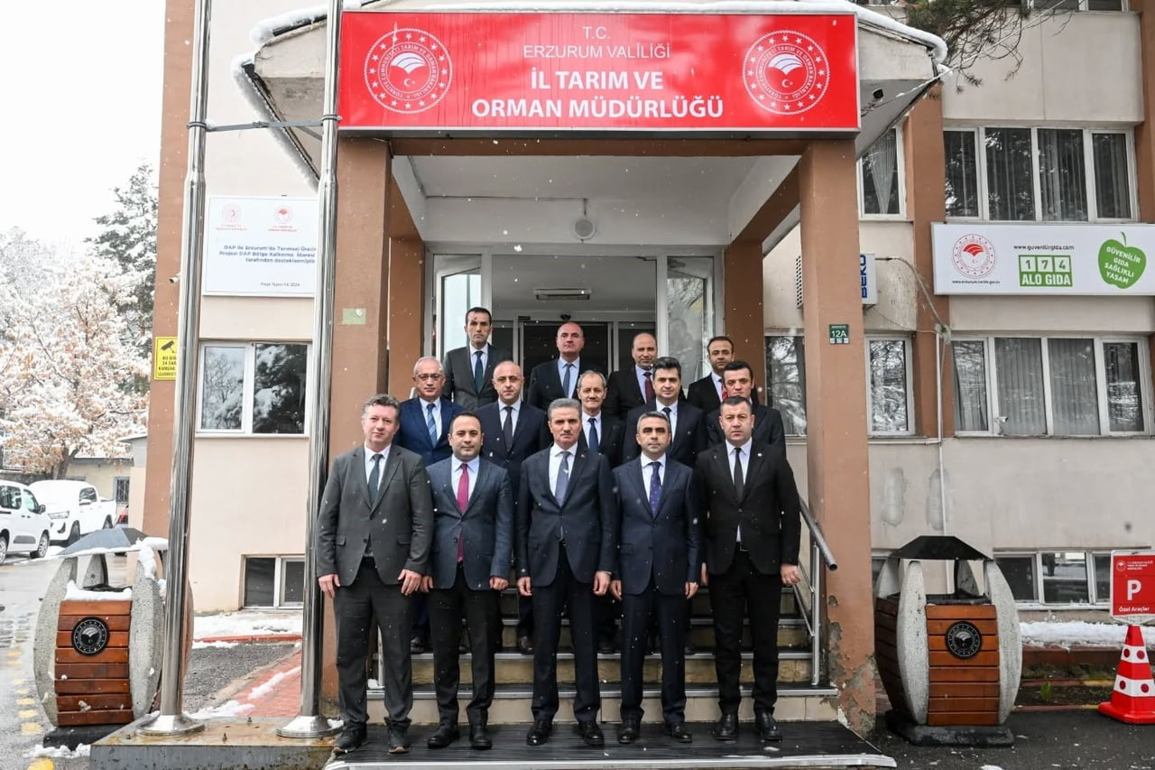 ERZURUM VALİSİ AYDIN BARUŞ, İL TARIM VE ORMAN MÜDÜRLÜĞÜNE ZİYARETTE BULUNARAK YÜRÜTÜLEN ÇALIŞMALAR...