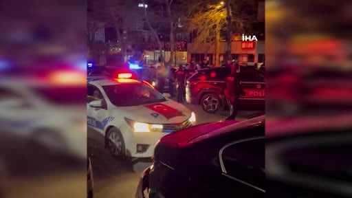 Esenyurt'ta çalıntı araçtan uzun namlulu silah çıktı