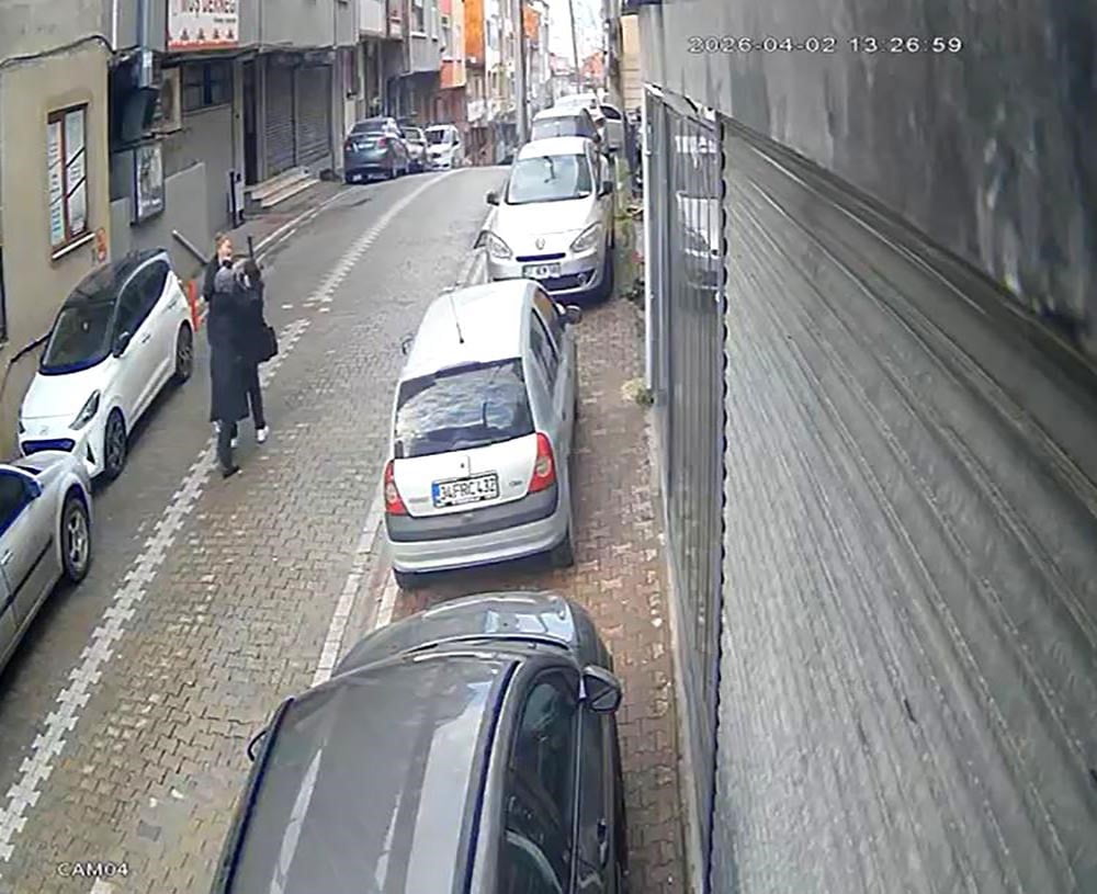 ESENYURT'TA İKİ KADIN, SOSYAL MEYDANDAN TARTIŞTIĞI BAŞKA BİR KADINI DARP ETTİ.