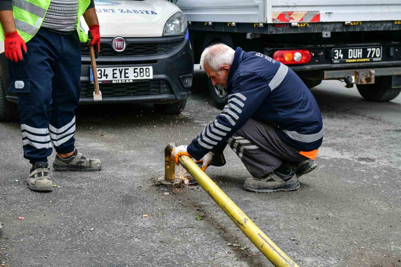 ESENYURT BELEDİYESİ ZABITA EKİPLERİ, KALDIRIM İŞGALLERİNE KARŞI DENETİMLERİNİ ARTIRDI. KAMUYA AİT...