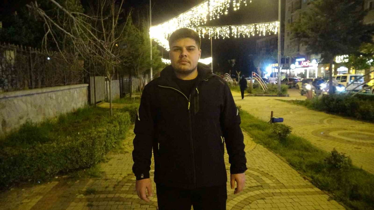 ESKİ CHP GENÇLİK KOLLARI BAŞKANI RESUL EMRE ÇÜRÜKOĞLU AÇIKLAMA YAPTI