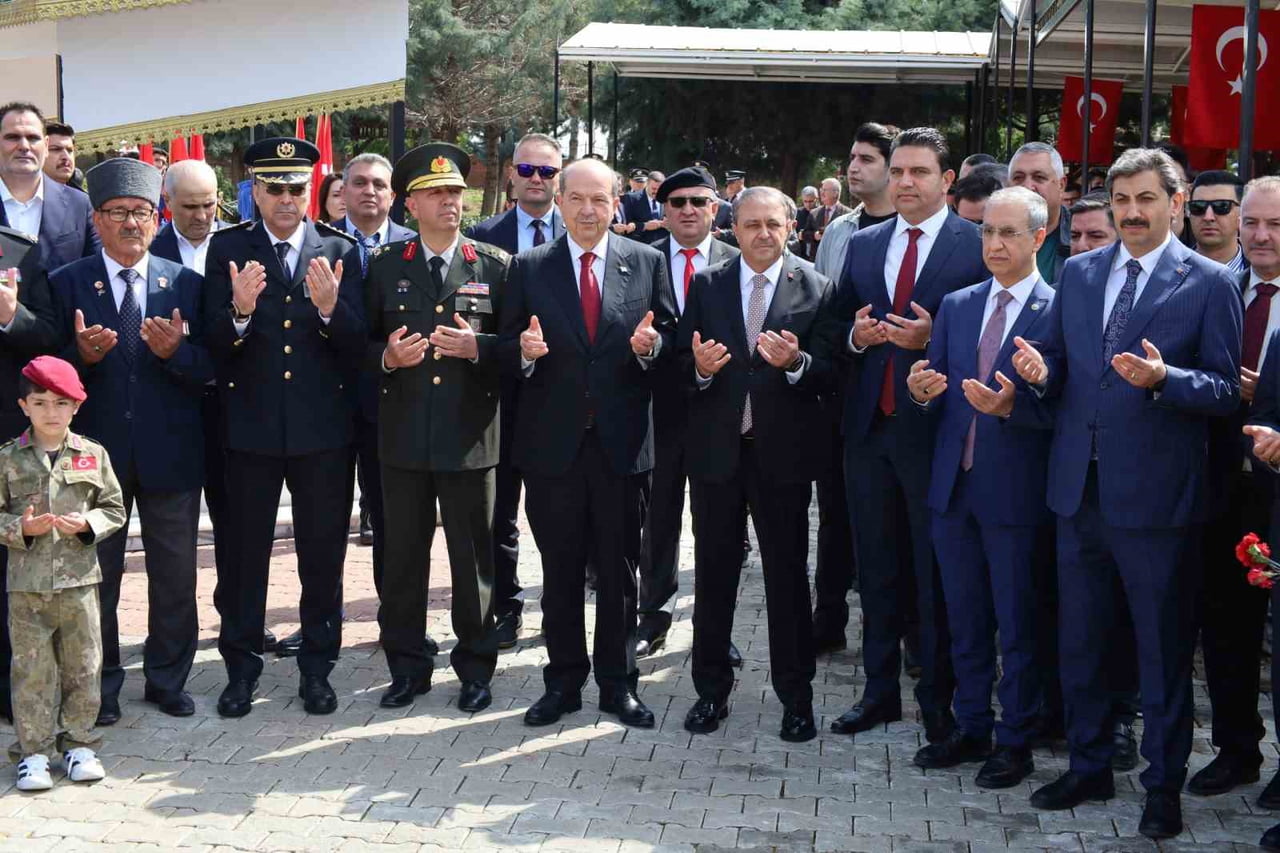 ESKİ KKTC CUMHURBAŞKANI TATAR, ŞANLIURFA’NIN KURTULUŞUNUN 106. YIL DÖNÜMÜ TÖRENİNE...