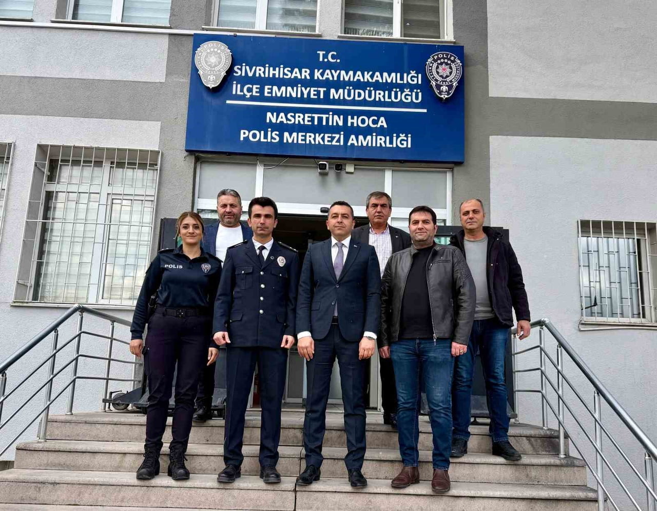 ESKİŞEHİR'DE AK PARTİ SİVRİHİSAR İLÇE BAŞKANI MEHMET POTOĞLU, EMNİYET MENSUPLARINA ZİYARETTE...