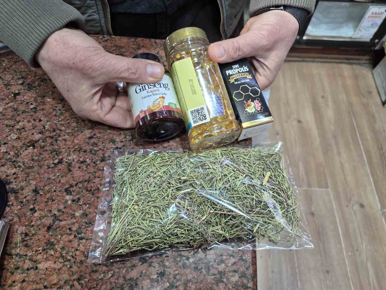 ESKİŞEHİR'DE AKTARLIK YAPAN METİN AĞILÖNÜ, SINAVA ÇALIŞIRKEN DİKKAT DAĞINIKLIĞI YAŞAYAN...