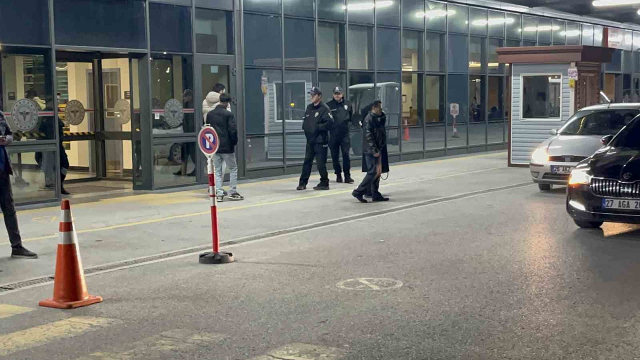 ESKİŞEHİR'DE GÜNYÜZÜ YOLU'NDA 2 ARACIN BİRBİRİNE GİRDİĞİ TRAFİK KAZASINDA 1 KİŞİ ÖLÜRKEN, GÜNYÜZÜ...