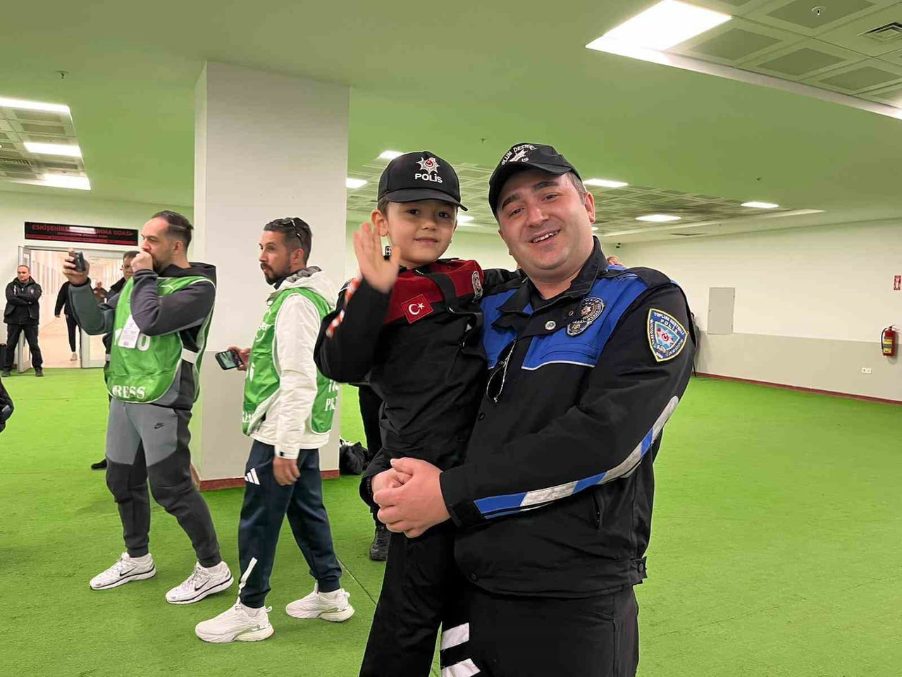 ESKİŞEHİR'DE OYNANAN ANKARA DEMİRSPOR - BURSASPOR MAÇINDA POLİS HAFTASI KAPSAMINDA ÜNİFORMA İLE...