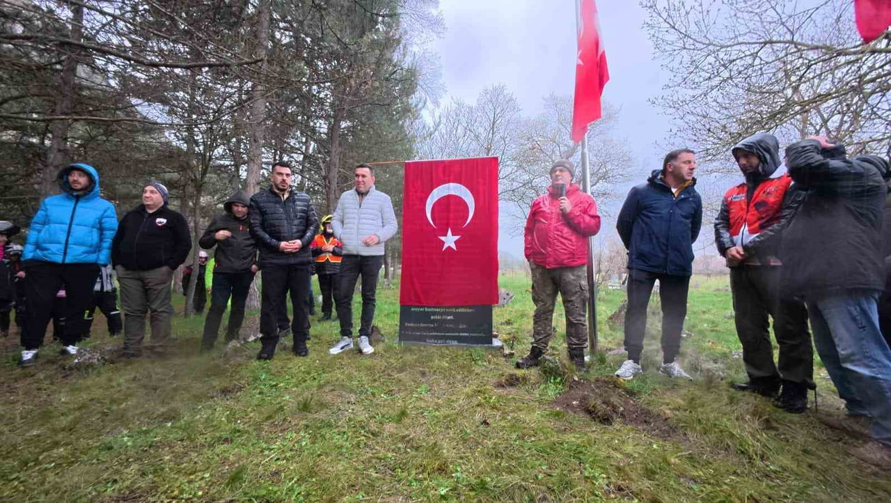 ESKİŞEHİR 222 MOTOSİKLET DERNEĞİ'NİN GEÇEN HAFTA SONU GERÇEKLEŞTİRDİĞİ İNÖNÜ ZAFERLERİ SAYGI...