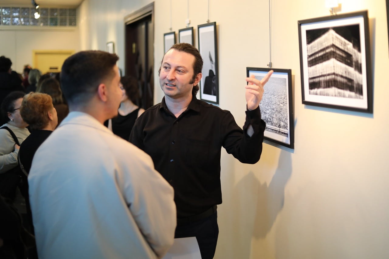 ESKİŞEHİR FOTOĞRAF SANATI DERNEĞİ (EFSAD) ÇATISI ALTINDA BİR ARAYA GELEN 21 FOTOĞRAFÇININ SERGİSİ...