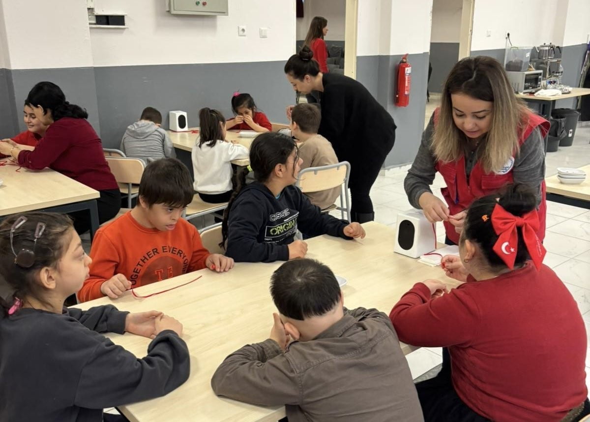 ESKİŞEHİR GENÇLİK VE SPOR İL MÜDÜRLÜĞÜ, DÜNYA OTİZM FARKINDALIK GÜNÜ ÇERÇEVESİNDE SABRİ KILIÇOĞLU...