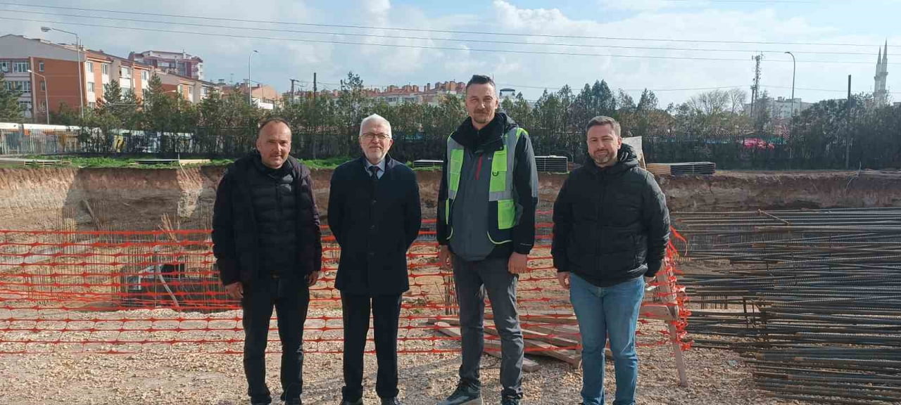 ESKİŞEHİR İL SAĞLIK MÜDÜRÜ DOÇ. DR. YAŞAR BİLDİRİCİ, YUNUS EMRE DEVLET HASTANESİ KAMPÜSÜNDE...