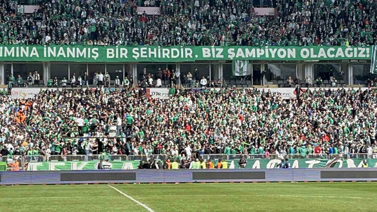 ESKİŞEHİR PROF. DR. FETHİ HEPER STADYUMU'NDA OYNANAN ANKARA DEMİRSPOR - BURSASPOR MAÇI ÖNCESİNDE...