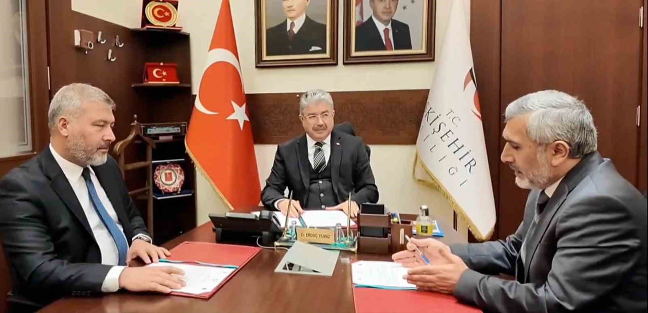 ESKİŞEHİR VALİLİĞİ KOORDİNESİNDE ANADOLU ÜNİVERSİTESİ İLE İL MÜFTÜLÜĞÜ ARASINDA İMZALANAN PROTOKOL...