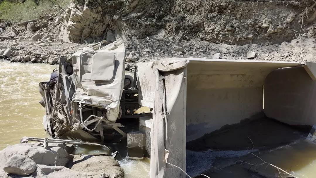 ESPİYE İLÇESİ BAYRAMBEY KÖYÜ ERİCEK GRUP YOLU MEVKİİNDE MEYDANA GELEN KAZADA EDİNİLEN ARAÇ...