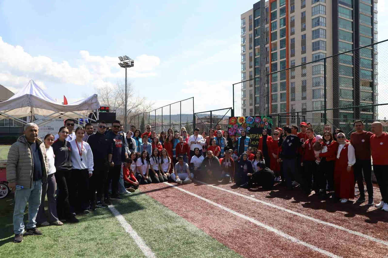 ETKİNLİK KAPSAMINDA SPORTİF AKTİVİTELER, ÖZEL EĞİTİME UYGUN OYUNLAR, YÜZ BOYAMA ETKİNLİKLERİ VE...