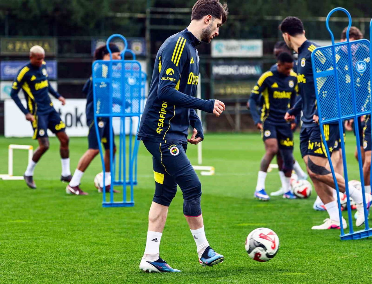 FENERBAHÇE, 11 NİSAN CUMARTESİ AKŞAMI DEPLASMANDA KAYSERİSPOR İLE OYNAYACAĞI TRENDYOL SÜPER LİG...