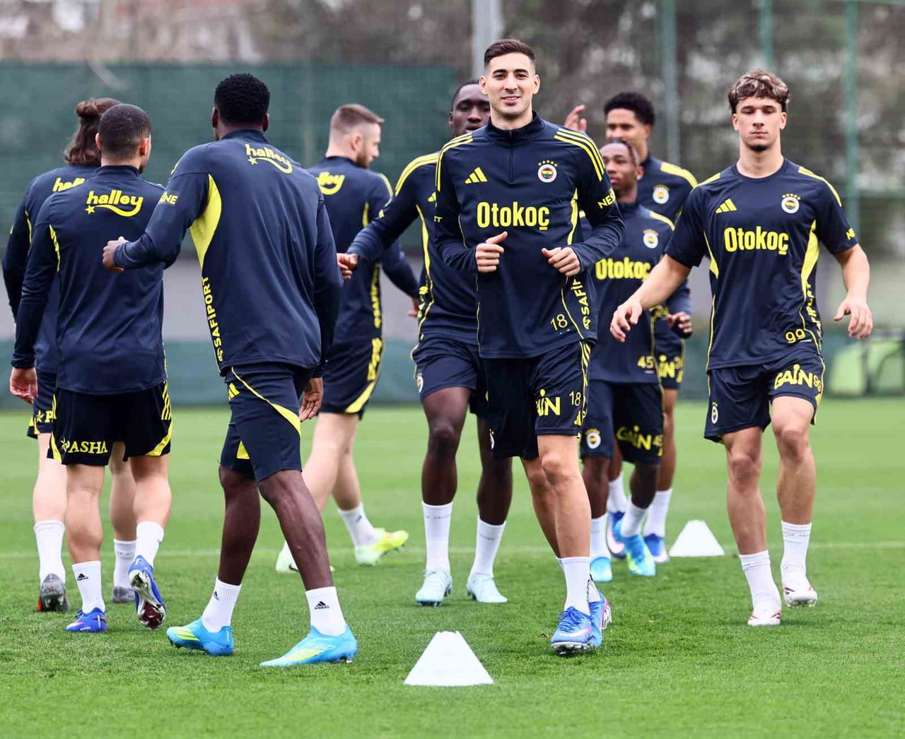 FENERBAHÇE, 5 NİSAN PAZAR GÜNÜ BEŞİKTAŞ İLE EVİNDE OYNAYACAĞI TRENDYOL SÜPER LİG 28. HAFTA MAÇININ...