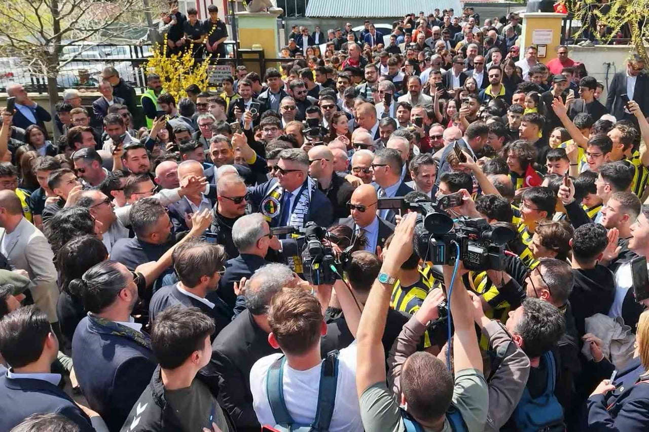 FENERBAHÇE KULÜBÜ BAŞKANI SADETTİN SARAN, MEMLEKETİ KIRIKKALE’DE YAPTIRDIĞI ATATÜRK SPOR...