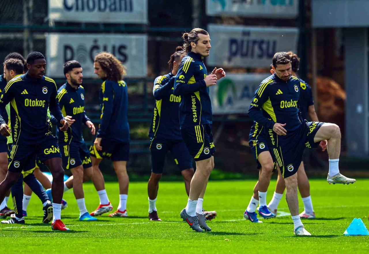 FENERBAHÇE, TRENDYOL SÜPER LİG’İN 30. HAFTASINDA 17 NİSAN CUMA GÜNÜ ÇAYKUR RİZESPOR İLE SAHASINDA...