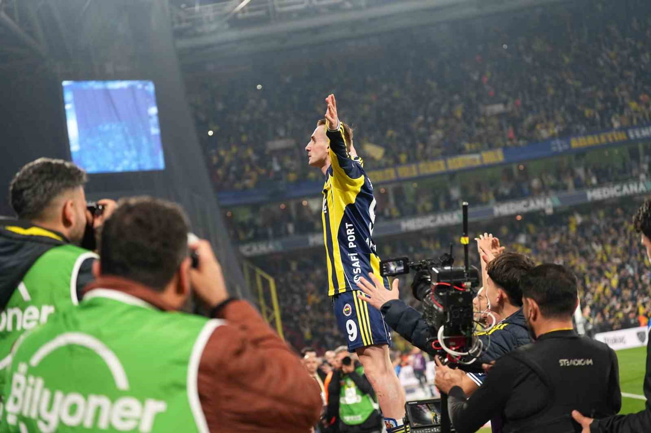 FENERBAHÇELİ FUTBOLCU KEREM AKTÜRKOĞLU, DERBİDE KAYDETTİĞİ GOLLE BİRLİKTE SÜPER LİG’DE 5. GOLÜNÜ...