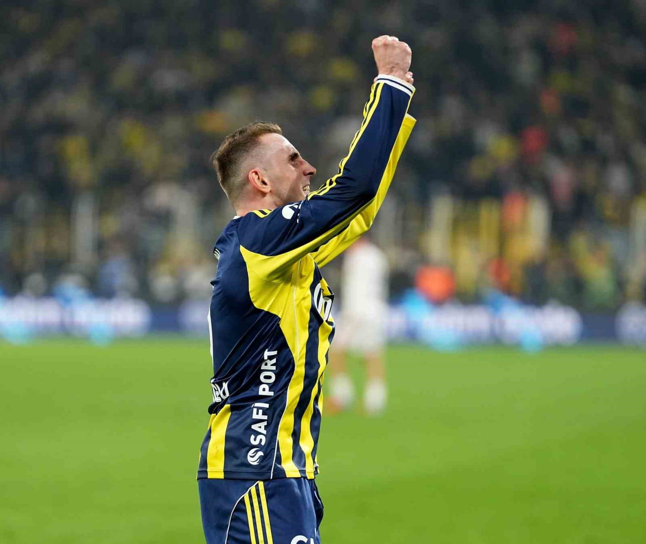FENERBAHÇELİ FUTBOLCU KEREM AKTÜRKOĞLU, DERBİDE KAYDETTİĞİ GOLLE BİRLİKTE SÜPER LİG’DE 5. GOLÜNÜ...