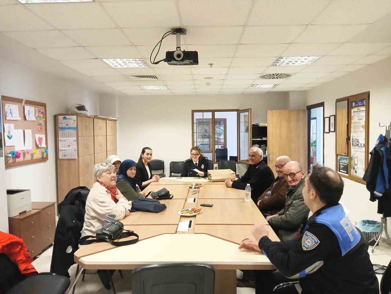 FETHİ YILMAZ SEZER HUZUREVİ YAŞLI BAKIM VE REHABİLİTASYON MERKEZİ MÜDÜRLÜĞÜ'NDEN HİZMET ALAN...