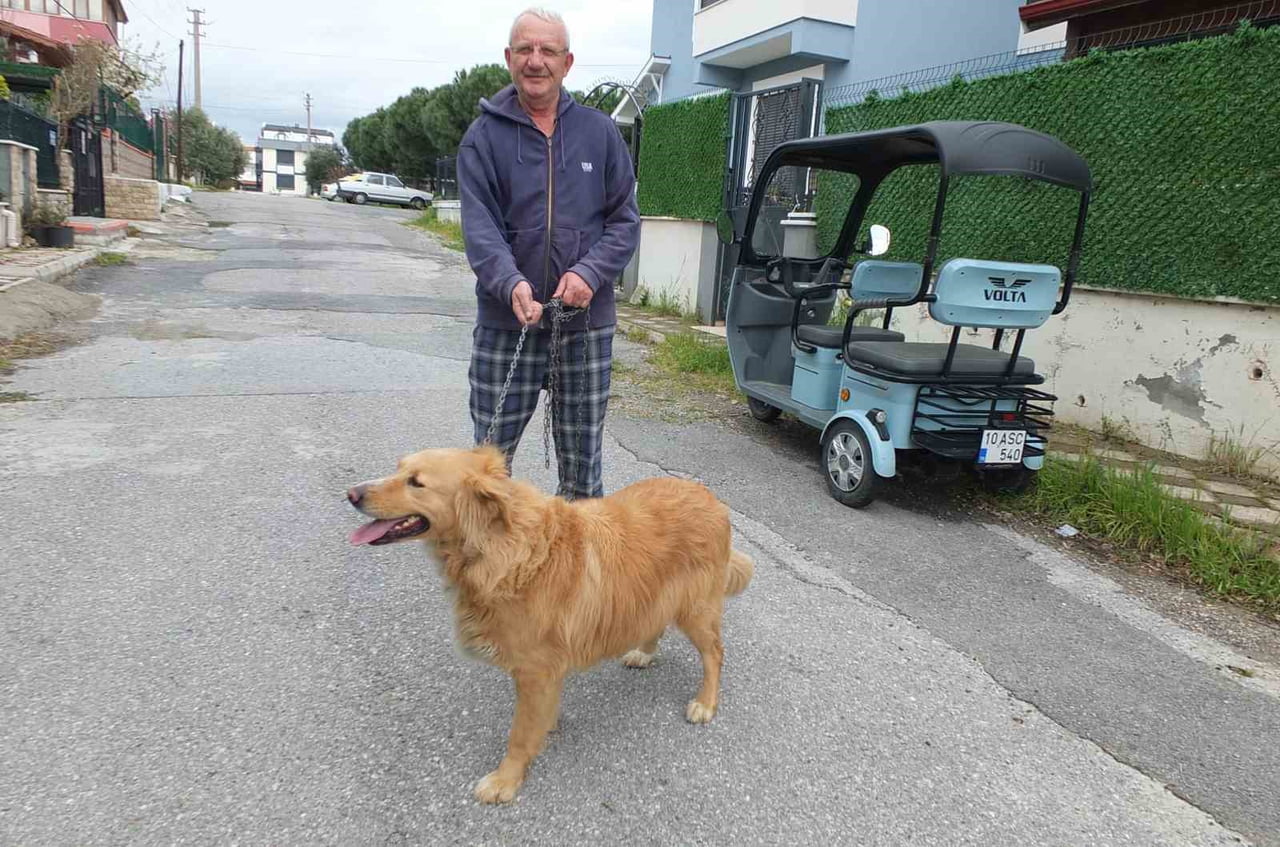 FİKRET ZEYBEK VE KÖPEĞİ MUTLU