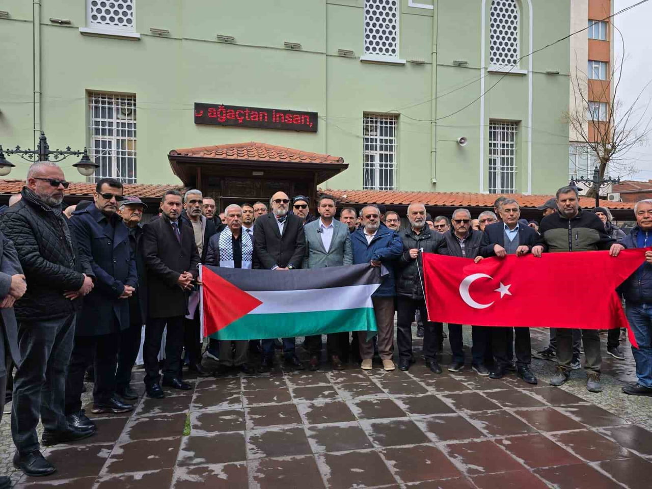 FİLİSTİN'E DESTEK PLATFORMU, İSRAİL'İN GAZZE VE ÇEVRE BÖLGELERDE SÜRDÜRDÜĞÜ SALDIRILARA KARŞI...