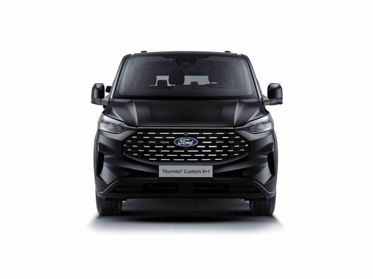 FORD TÜRKİYE, TOURNEO CUSTOM MODELİNİN YENİ 9+1 KOLTUK SEÇENEĞİNİ PAZARA SUNUYOR. YOLCU TAŞIMA...