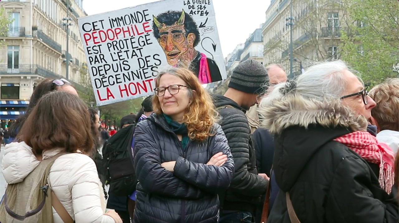 FRANSA'DA GİDEREK ARTAN ÇOCUK İSTİSMARLARINI PROTESTO ETMEK AMACIYLA BAŞKENT PARİS'TE DÜZENLENEN...