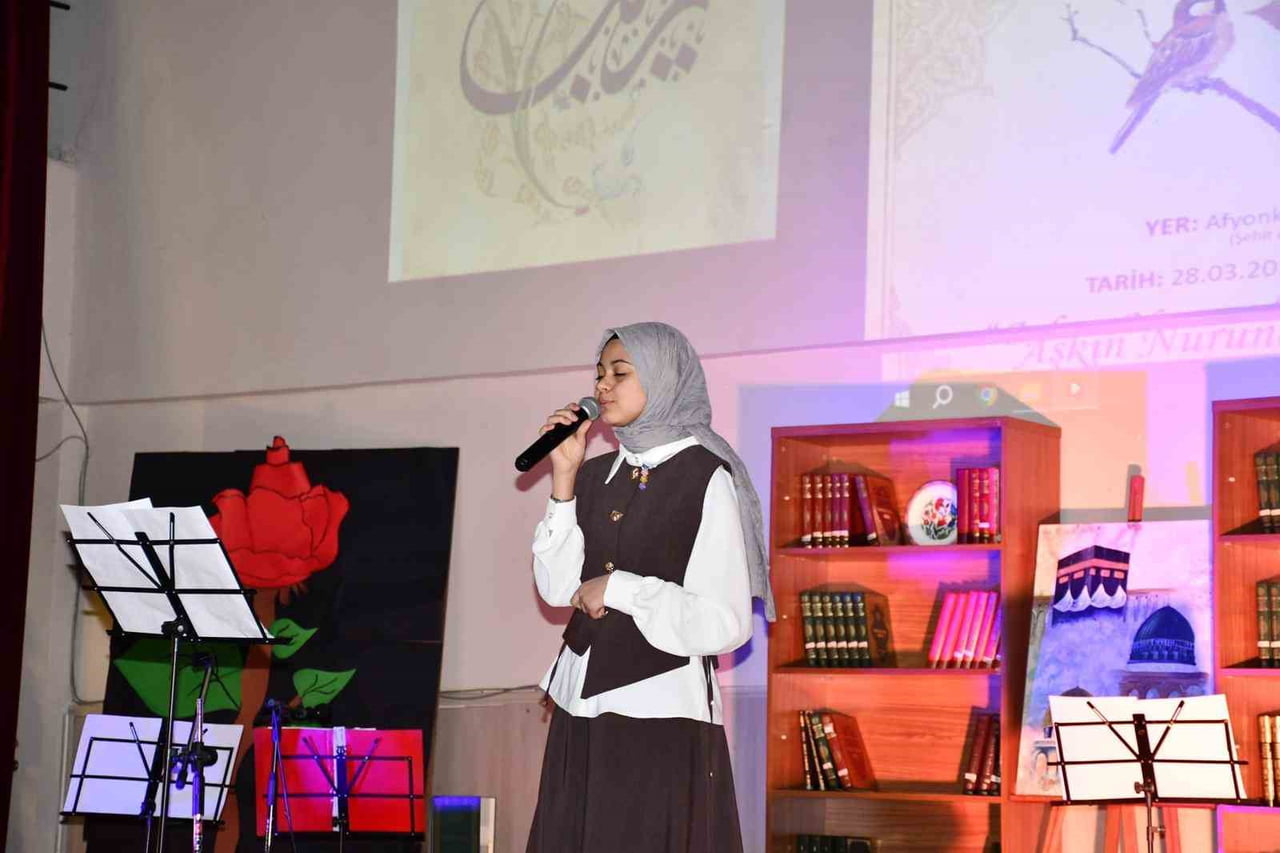 FYONKARAHİSAR GENELİNDE GENÇLİK MERKEZLERİ TARAFINDAN DÜZENLENEN ŞİİR DİNLETİSİ PROGRAMLARINDA...