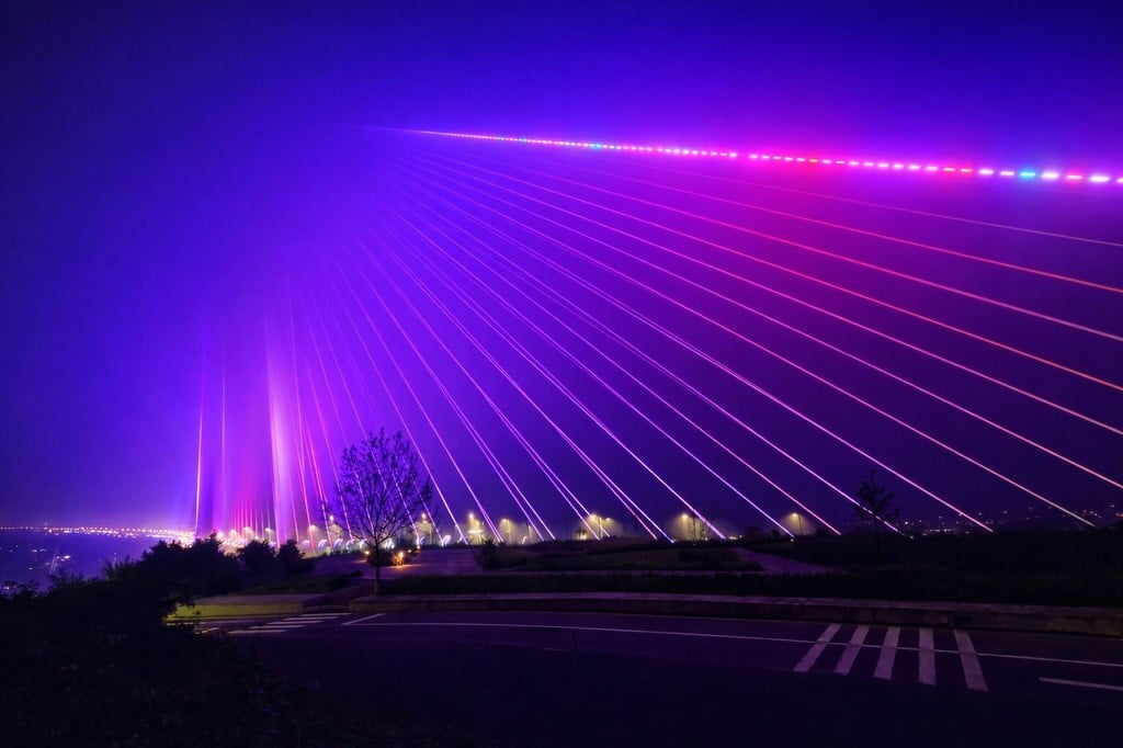 GALATA KULESİ'NE "KANSERDE ERKEN TEŞHİS HAYAT KURTARIR" MESAJI YANSITILDI
