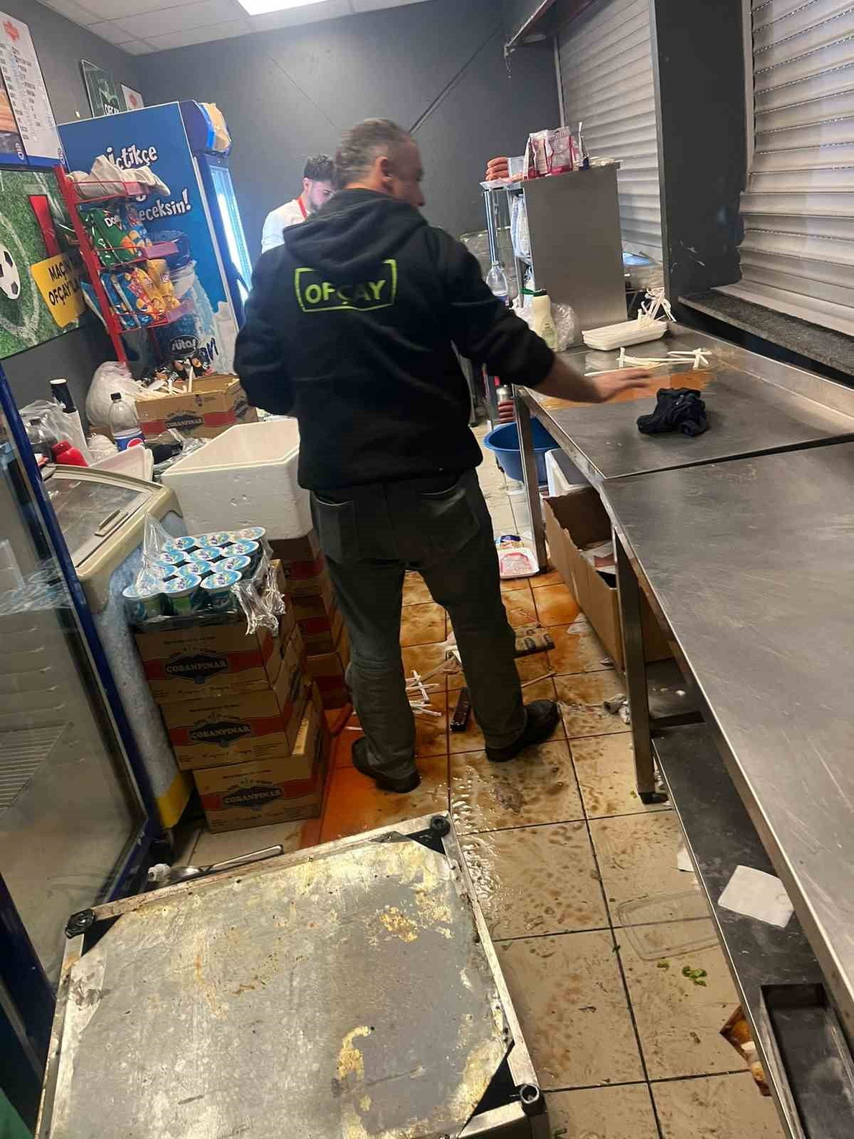 GALATASARAY, TRENDYOL SÜPER LİG'DE KOCAELİSPOR İLE OYNANAN MAÇTA DEPLASMAN TARAFTARLARININ...