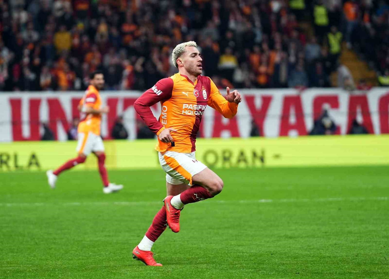 GALATASARAYLI FUTBOLCU BARIŞ ALPER YILMAZ, KOCAELİSPOR KARŞILAŞMASIYLA SARI-KIRMIZILILARDA 200....
