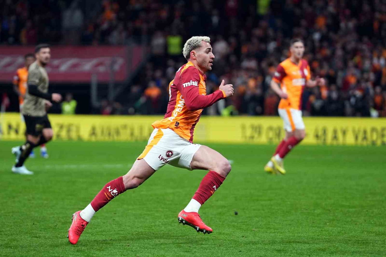GALATASARAYLI FUTBOLCU BARIŞ ALPER YILMAZ, KOCAELİSPOR KARŞILAŞMASIYLA SARI-KIRMIZILILARDA 200....