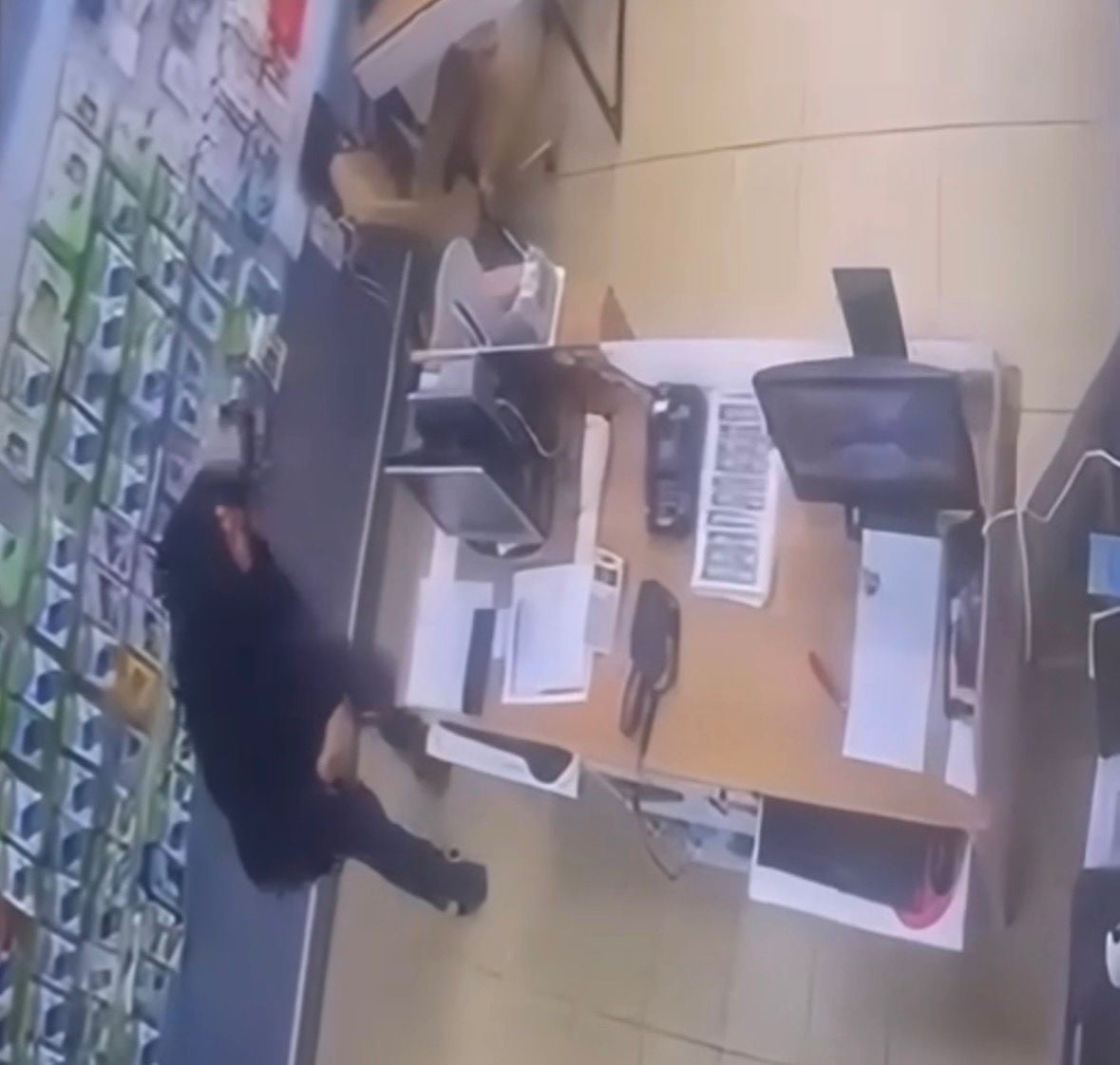 GAZİANTEP'İN NİZİP İLÇESİNDE ALACAK VERECEK MESELESİ NEDENİYLE 1 KİŞİNİN İŞ YERİNDE SİLAHLI...