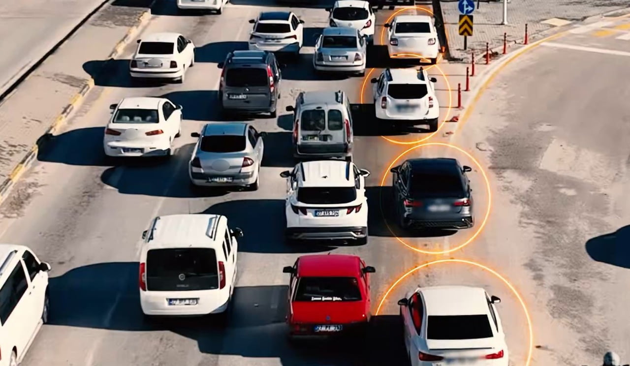 GAZİANTEP'TE 'KAYNAK' YAPARAK HATALI ŞERİT DEĞİŞTİREN 412 ARAÇ SÜRÜCÜSÜNE TOPLAM 419 BİN 380 TL...