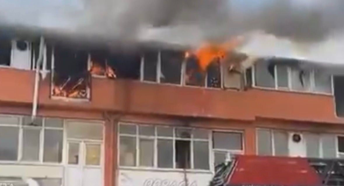 GAZİANTEP'TE AYAKKABI İMALATHANESİNDE KORKUTAN YANGIN