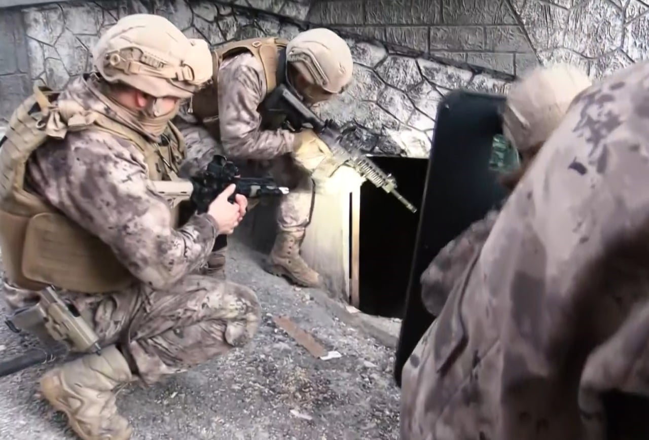 GAZİANTEP'TE BİLİŞİM SİSTEMLERİNİN KULLANILMASI SURETİYLE DOLANDIRICILIK YAPAN VE BANKA...