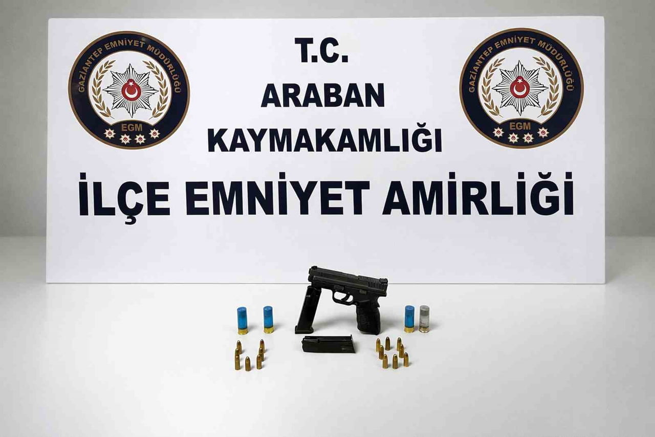 GAZİANTEP’İN ARABAN İLÇESİNDE YOL KONTROL NOKTASINDA DURDURULAN ŞÜPHELİ ARAÇTA 1 ADET RUHSATSIZ...