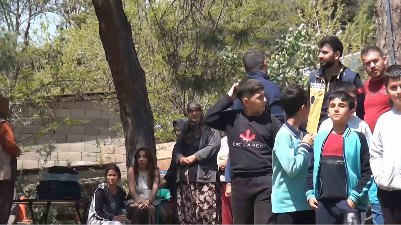 GAZİANTEP’İN İSLAHİYE İLÇESİNE BAĞLI HAYDARKENLİ MAHALLESİ’NDE MEYDANA GELEN PATLAMA, MAHALLE...