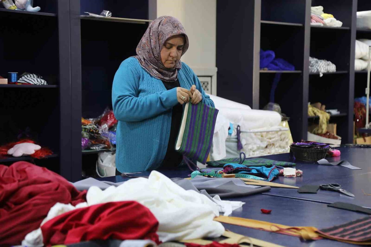 GAZİANTEP’İN SARAY KUMAŞI GELECEĞE TAŞINIYOR